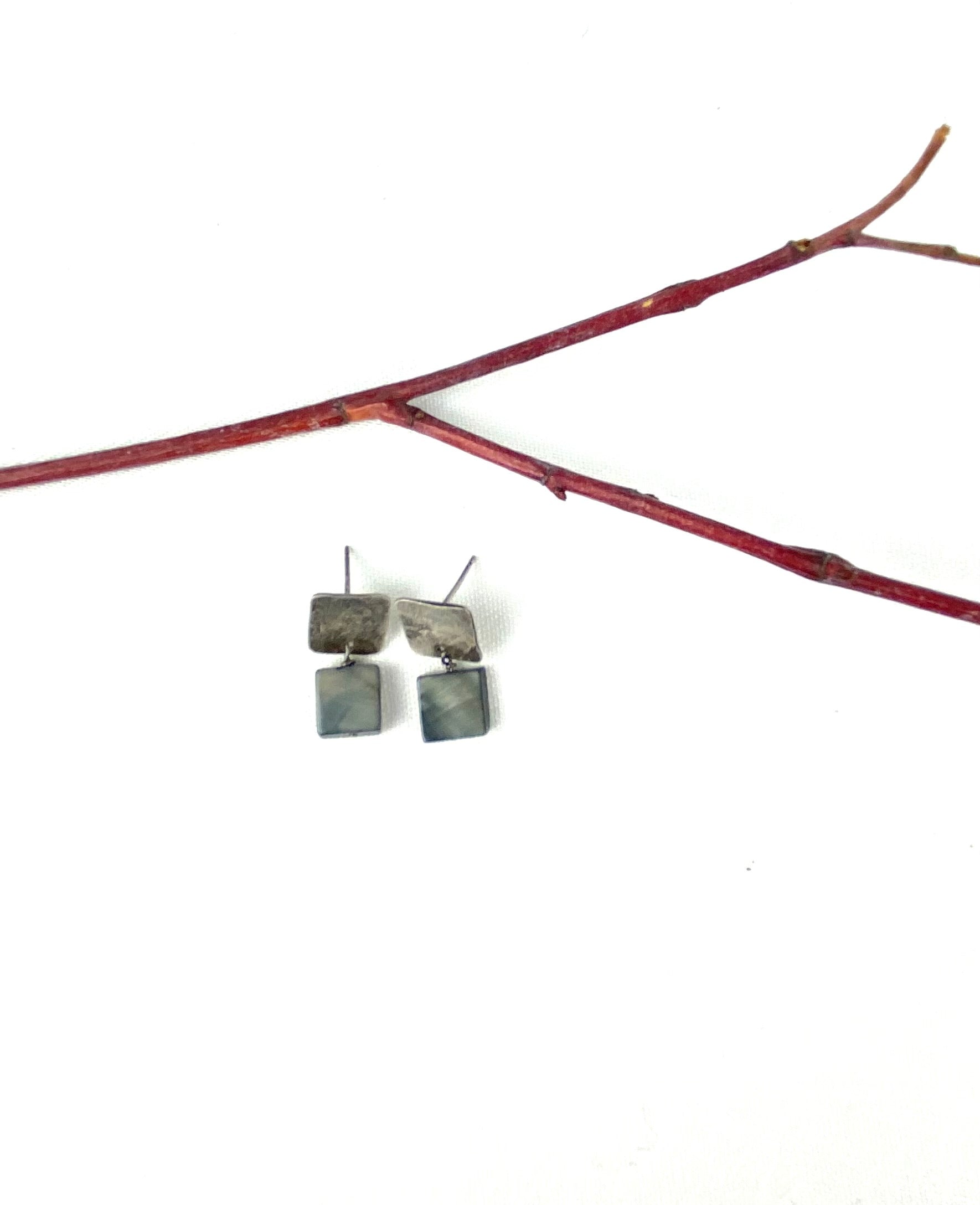 Classic Mother of pearl with small square Hammered Dainty post silver earring fashion jewelry