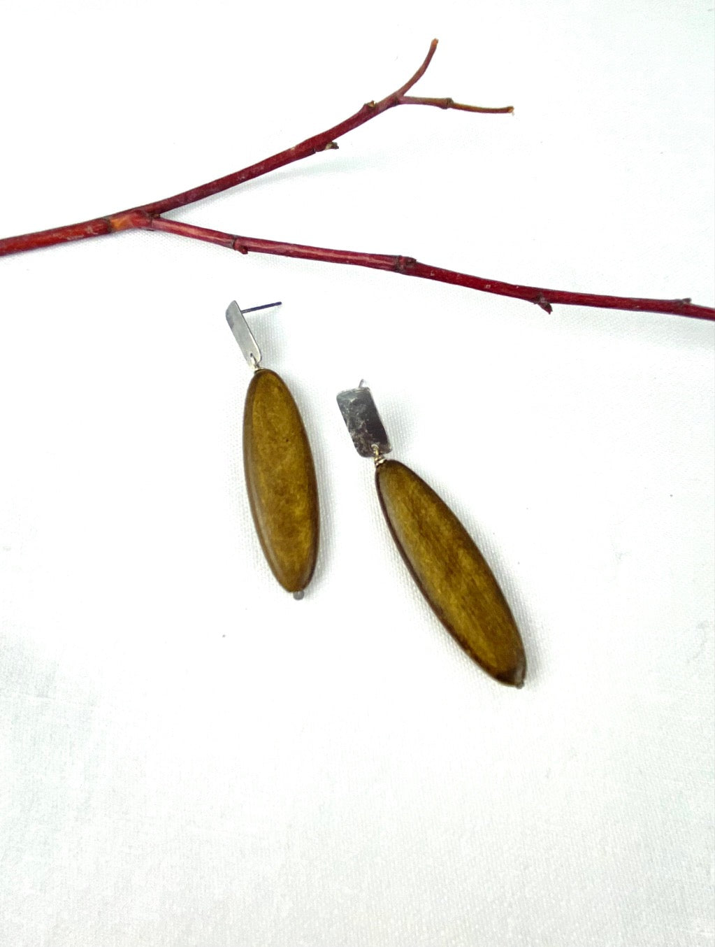 Oblong buffalo horn with silver patina silver with post
